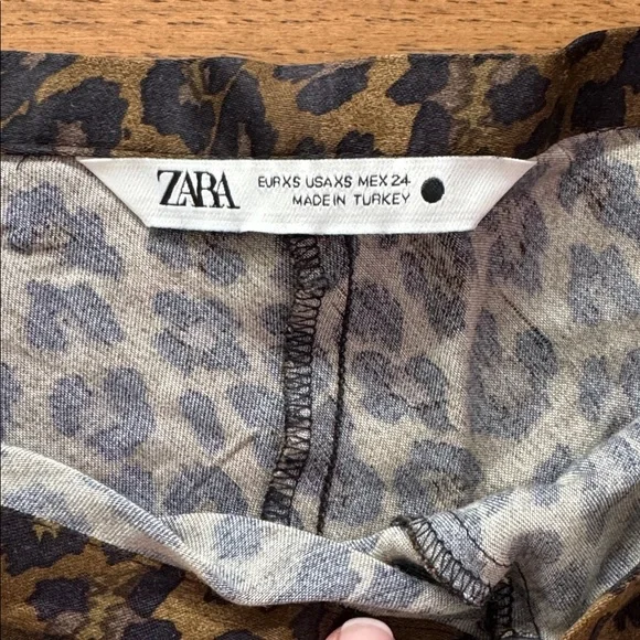 NWOT ZARA LEOPARD SILK SKIRT XS - Picture 3 of 3